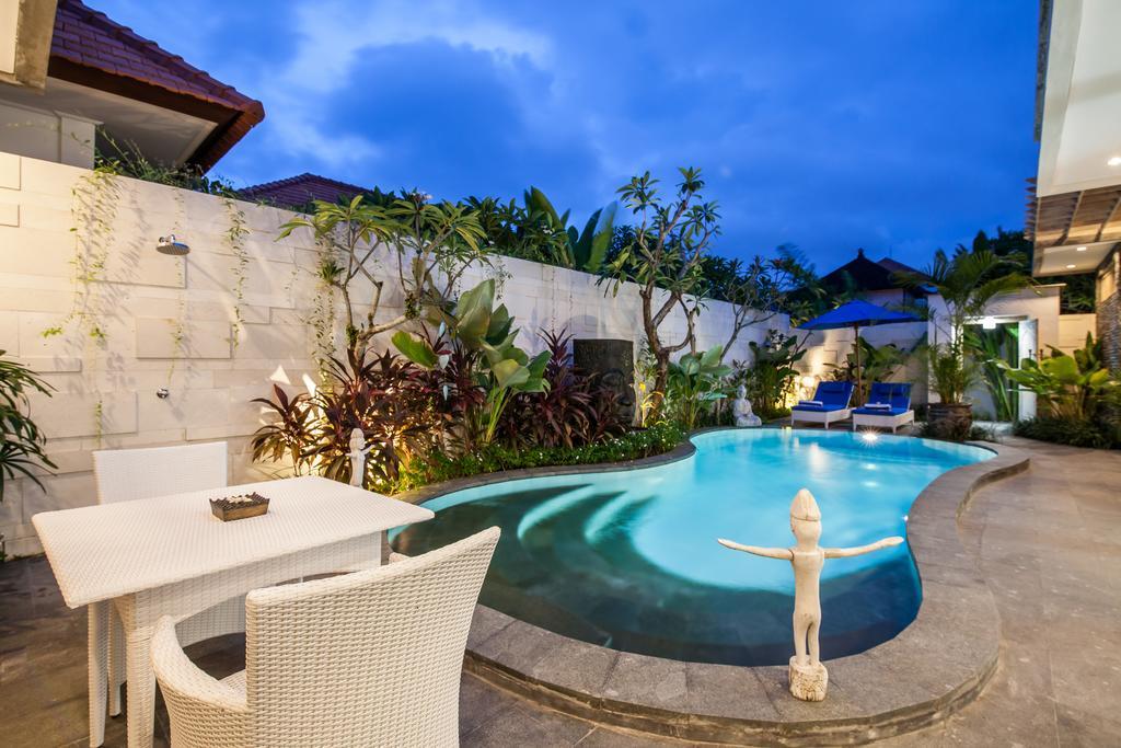 Ambermoon Villa 2 Seminyak Zewnętrze zdjęcie